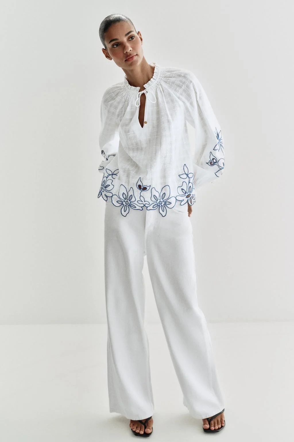 Вышитая цветочная блуза