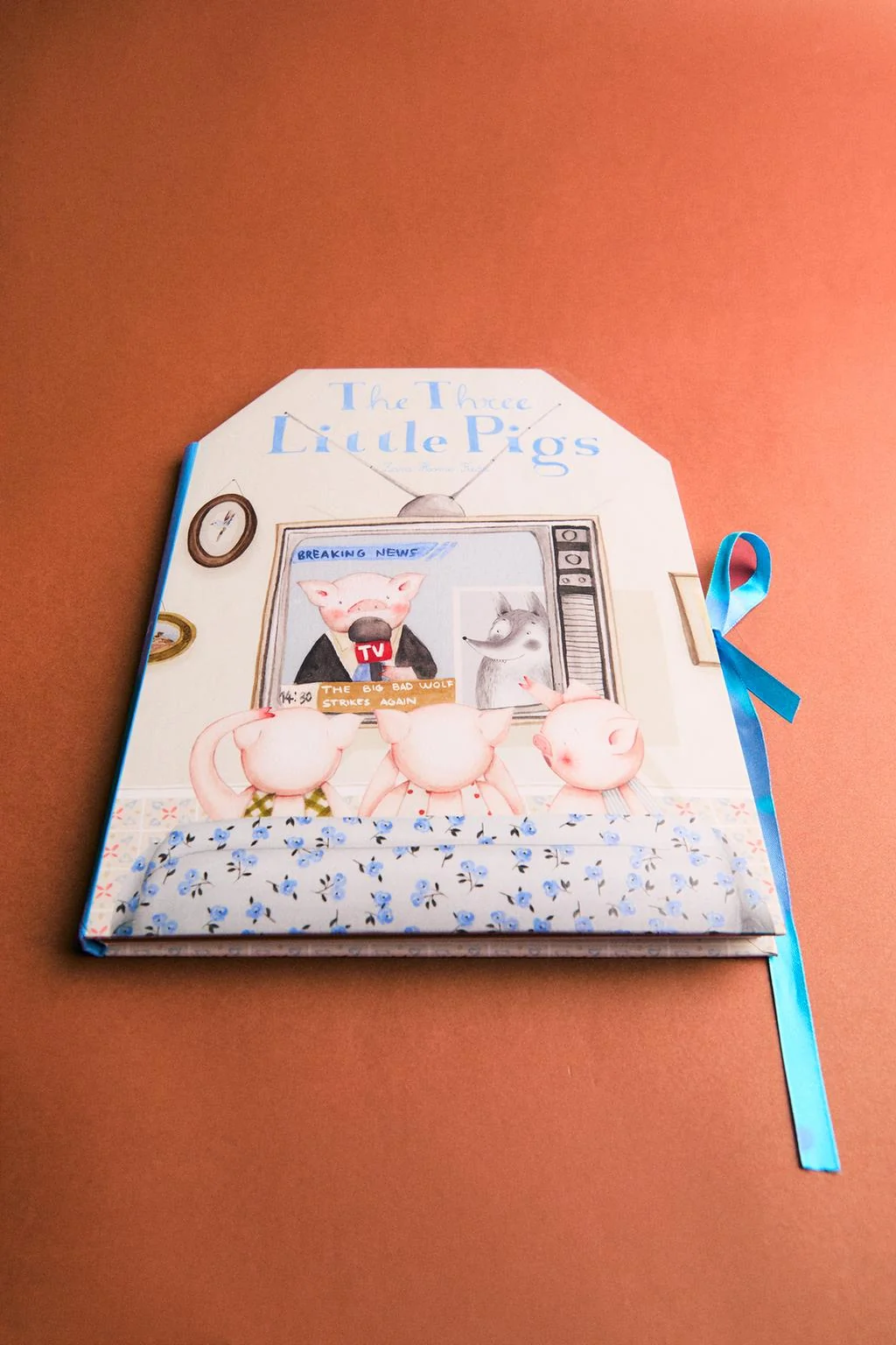 The three little pigs carrousel book (english)