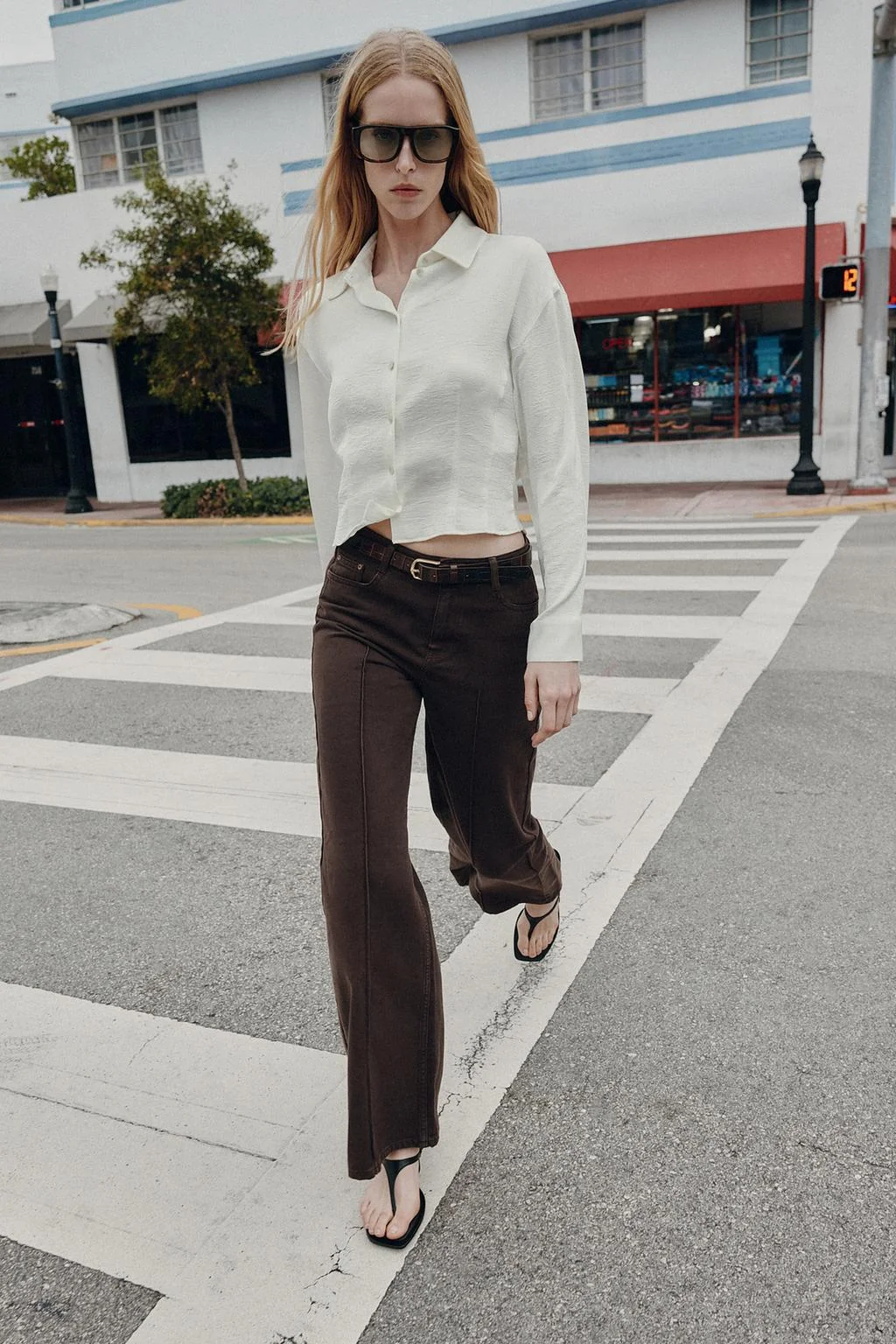 Атласная рубашка с приталенной талией