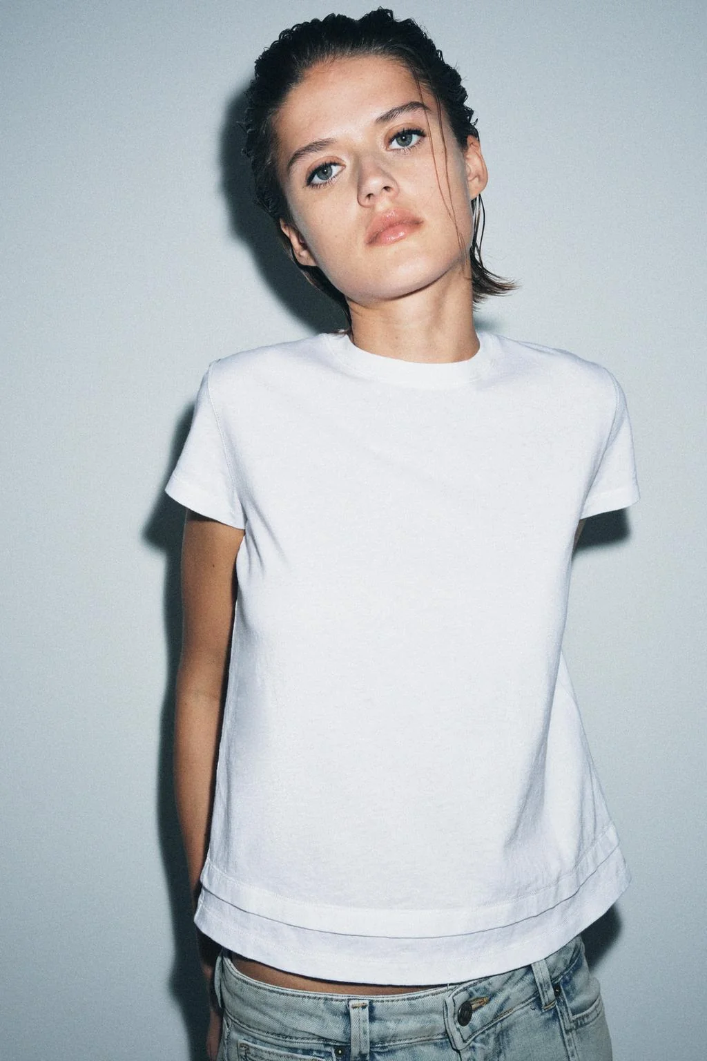 Футболка с двойным эффектом и короткими рукавами