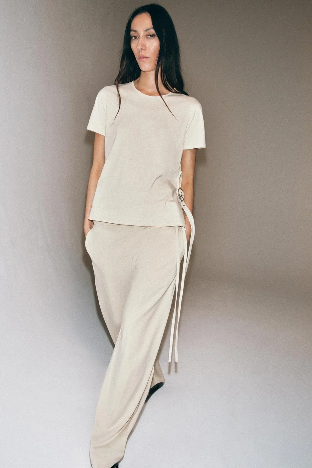 Футболка с пряжкой и вентиляцией