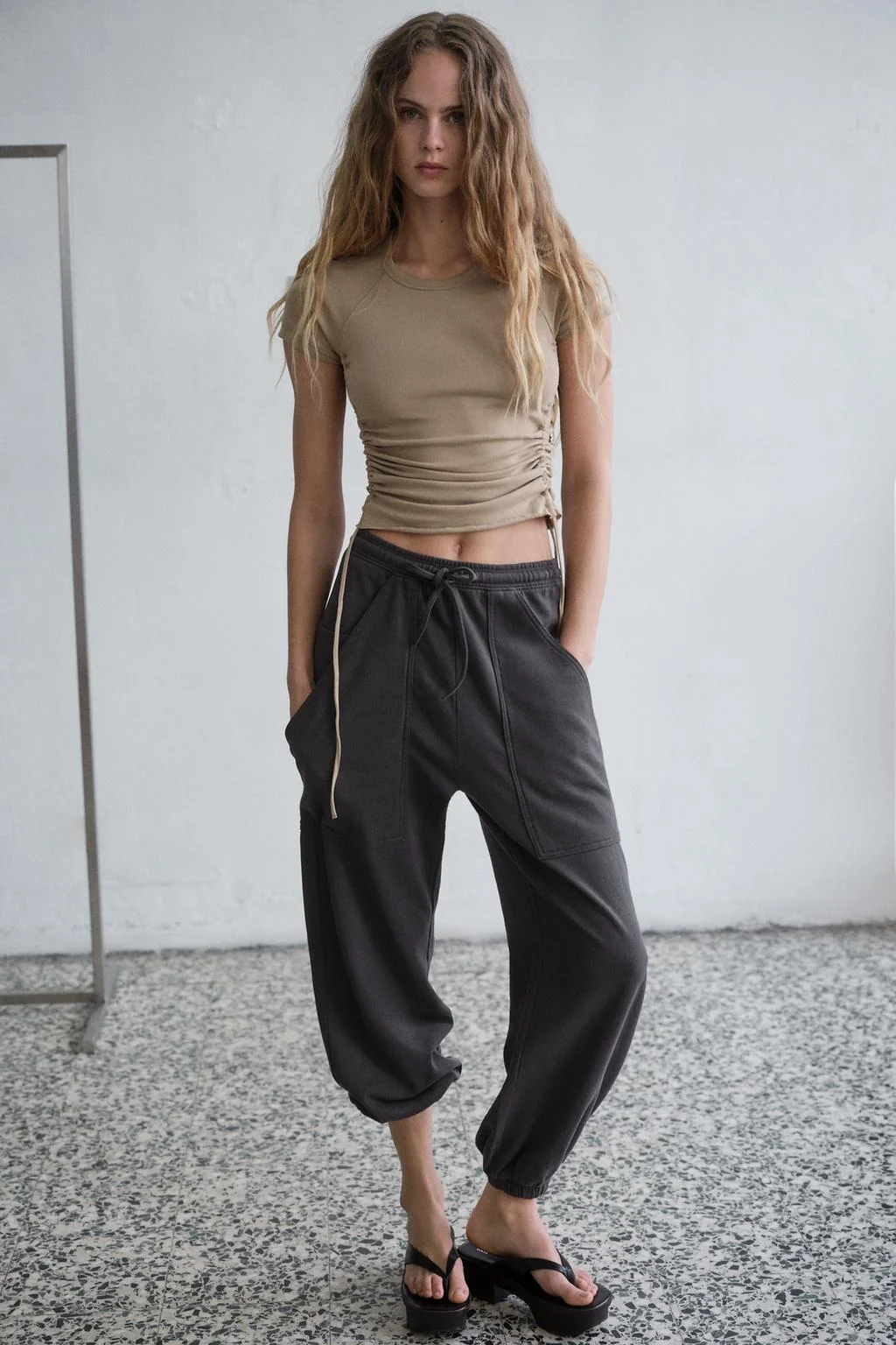 Футболка с регулируемой сборкой