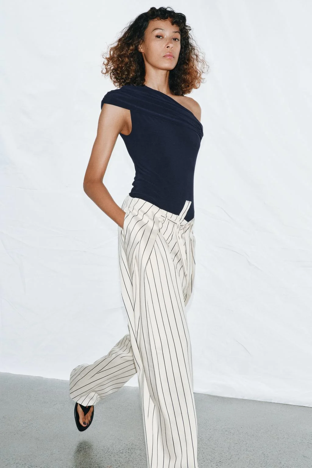 Асимметричный собранный боди — Без рукавов