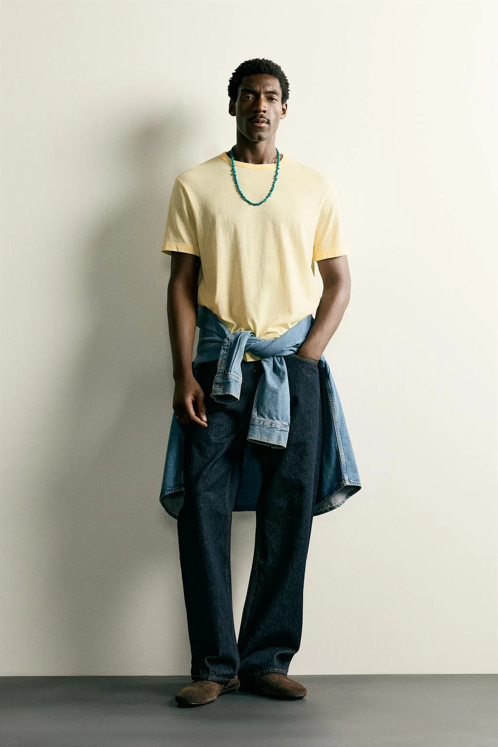 Легкая футболка regular fit