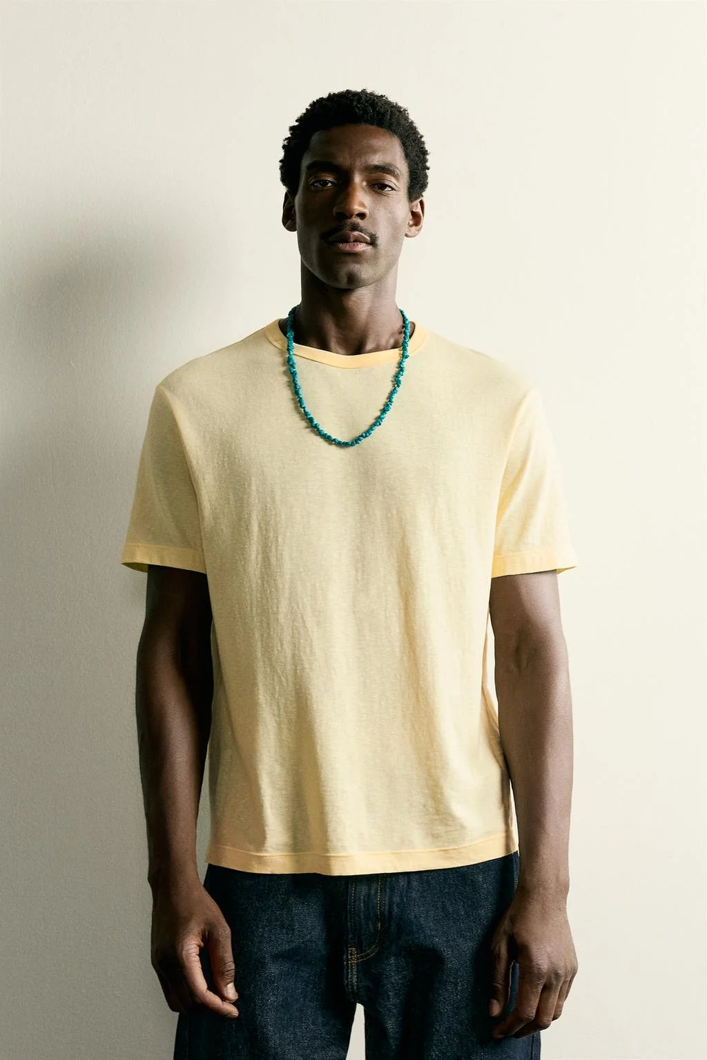 Легкая футболка regular fit