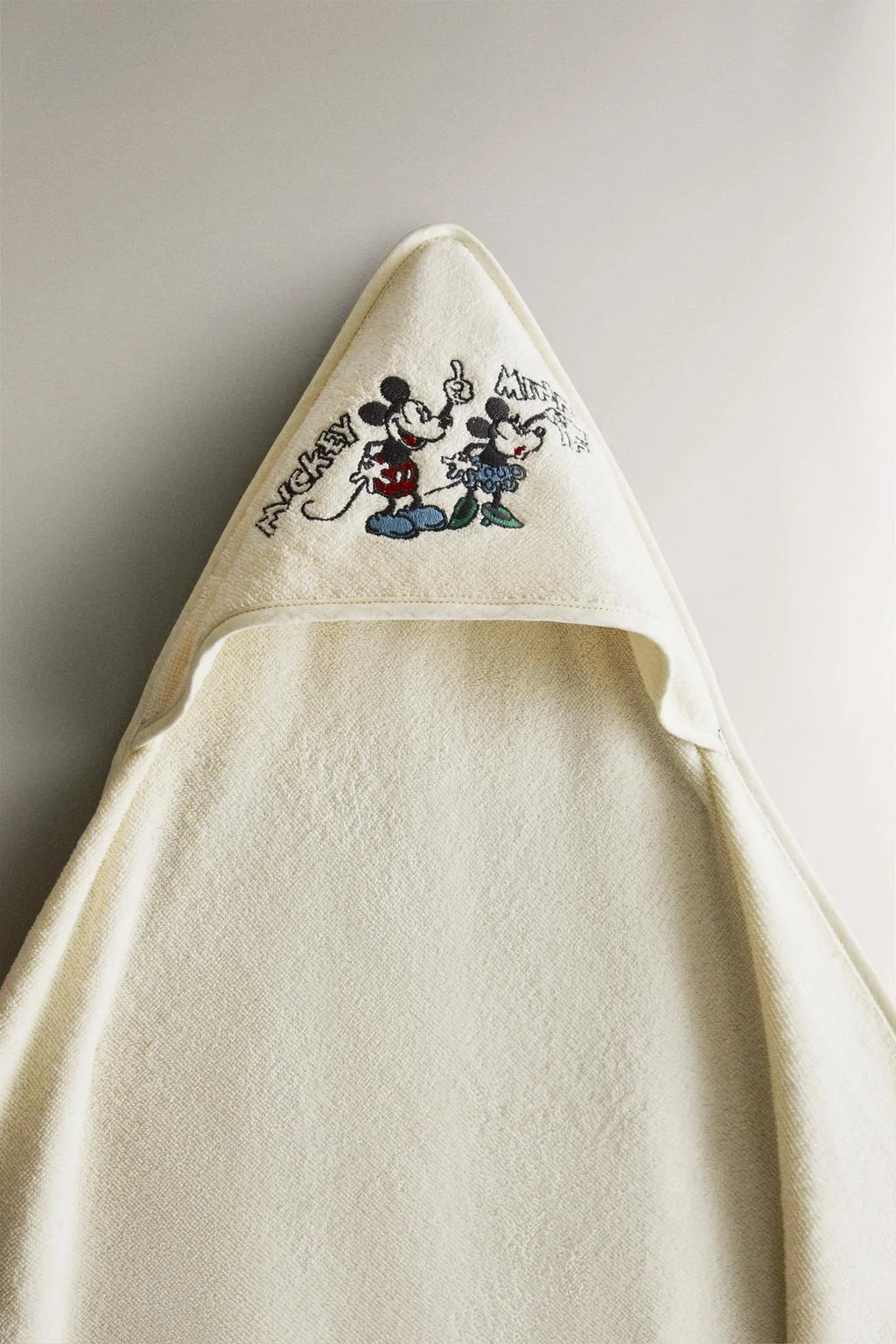 Полотенце с капюшоном махровое Микки и Минни ©Дисней