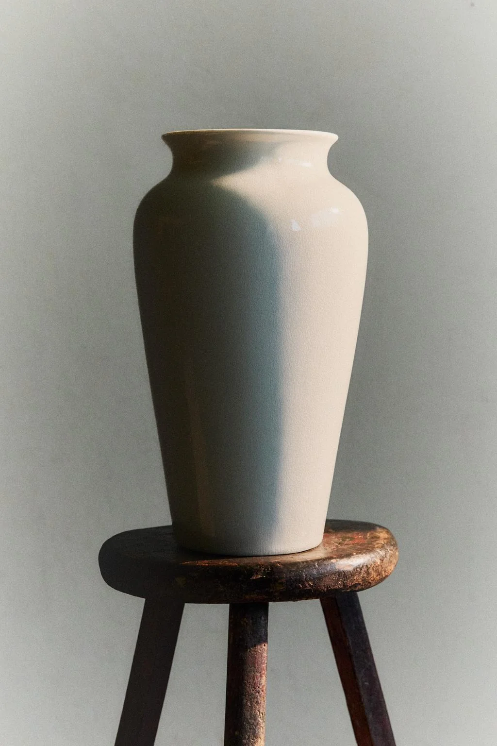 TALL DECORATIVE CERAMIC VASE
