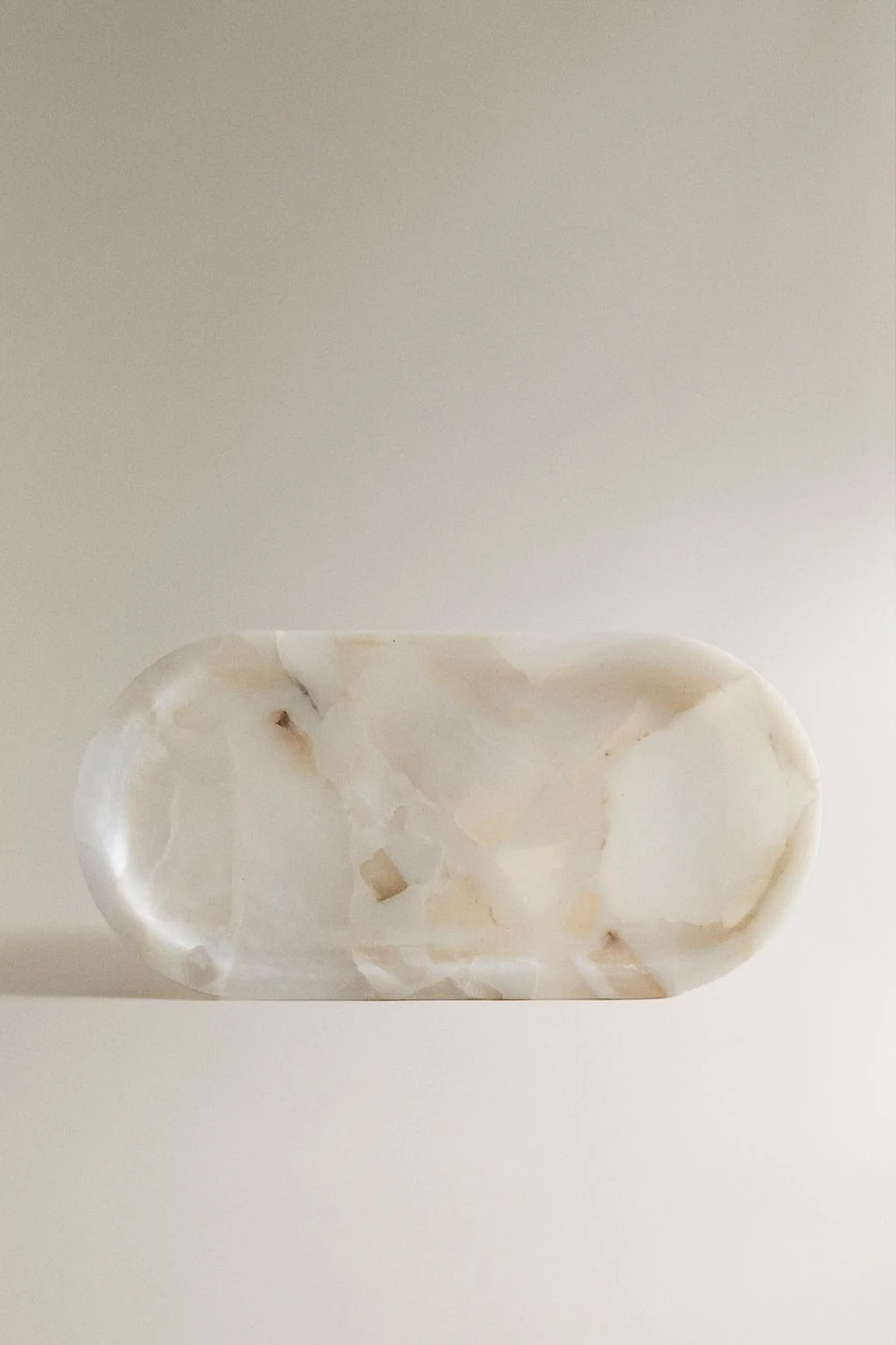 ALABASTER RESIN BATHROOM TRAY
