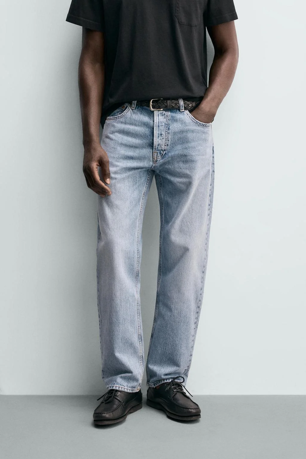 STRAIGHT-LEG JEANS