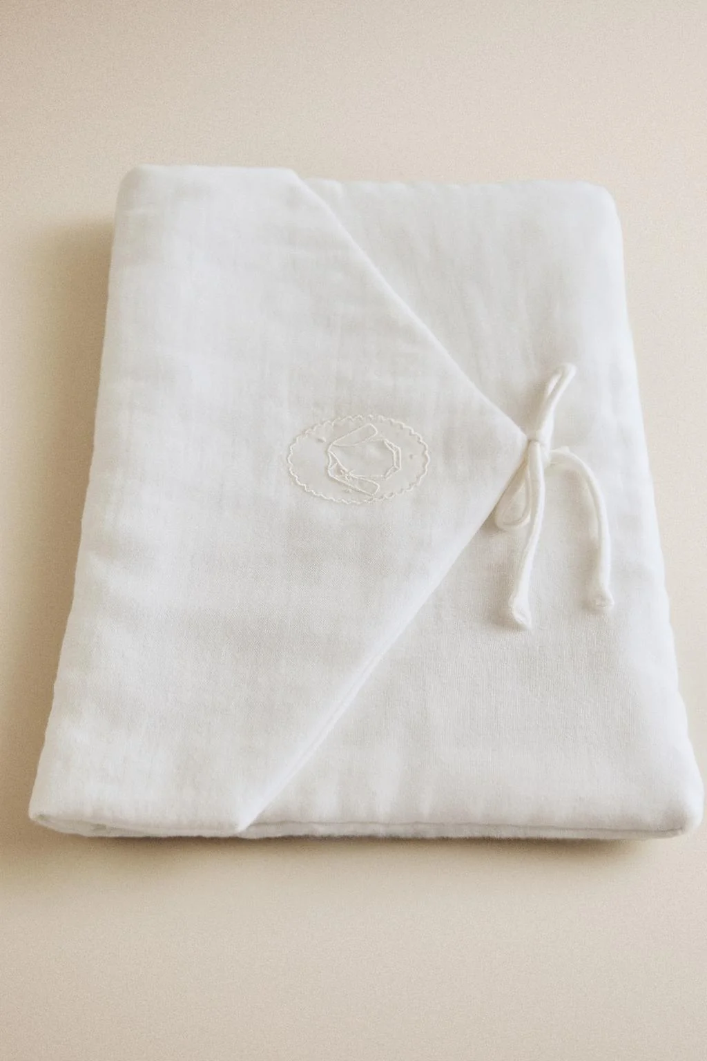 CHILDREN'S EMBROIDERED CLOTHING BAG