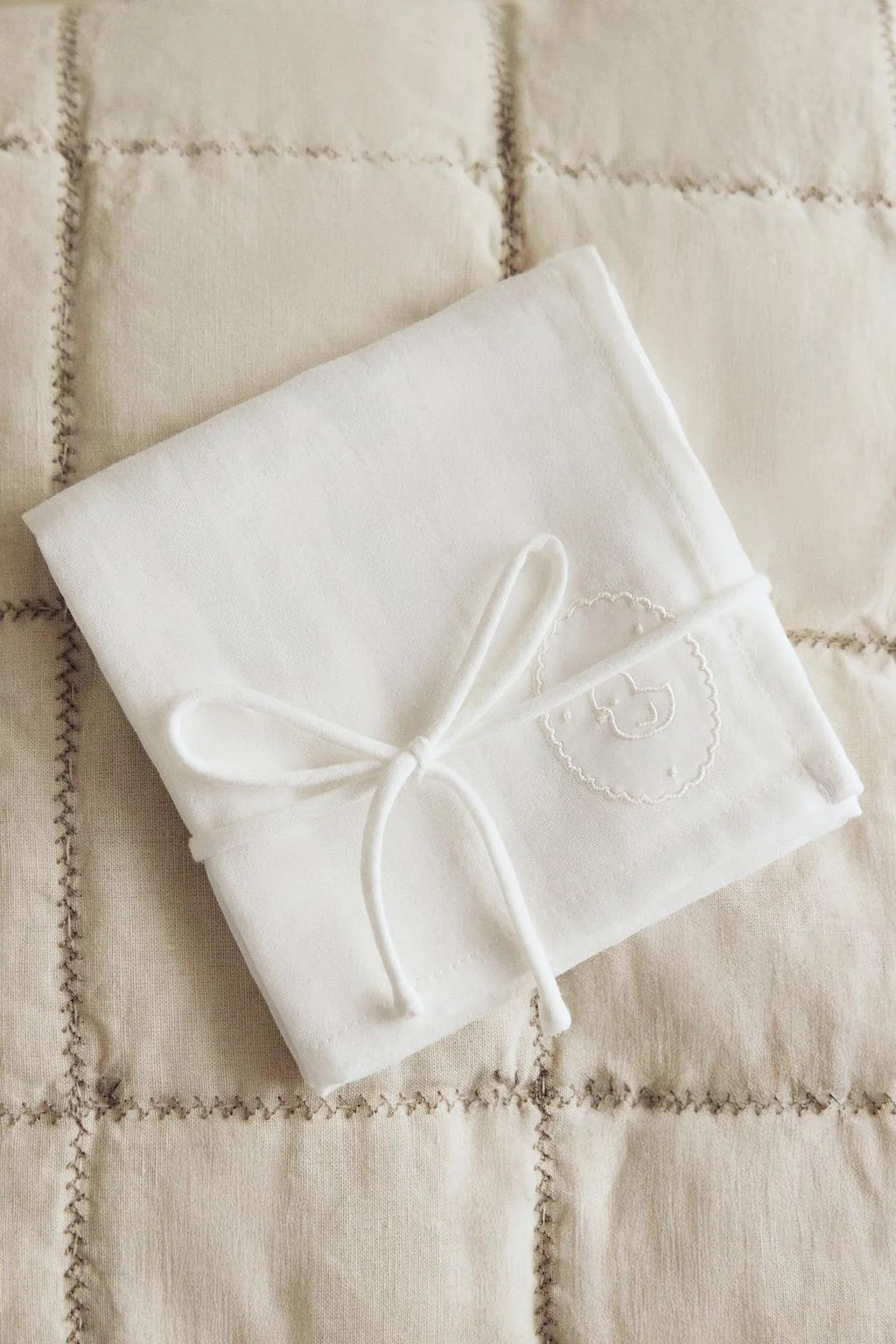 PACK OF EMBROIDERED BABY MUSLIN CLOTHS (PACK OF 2)