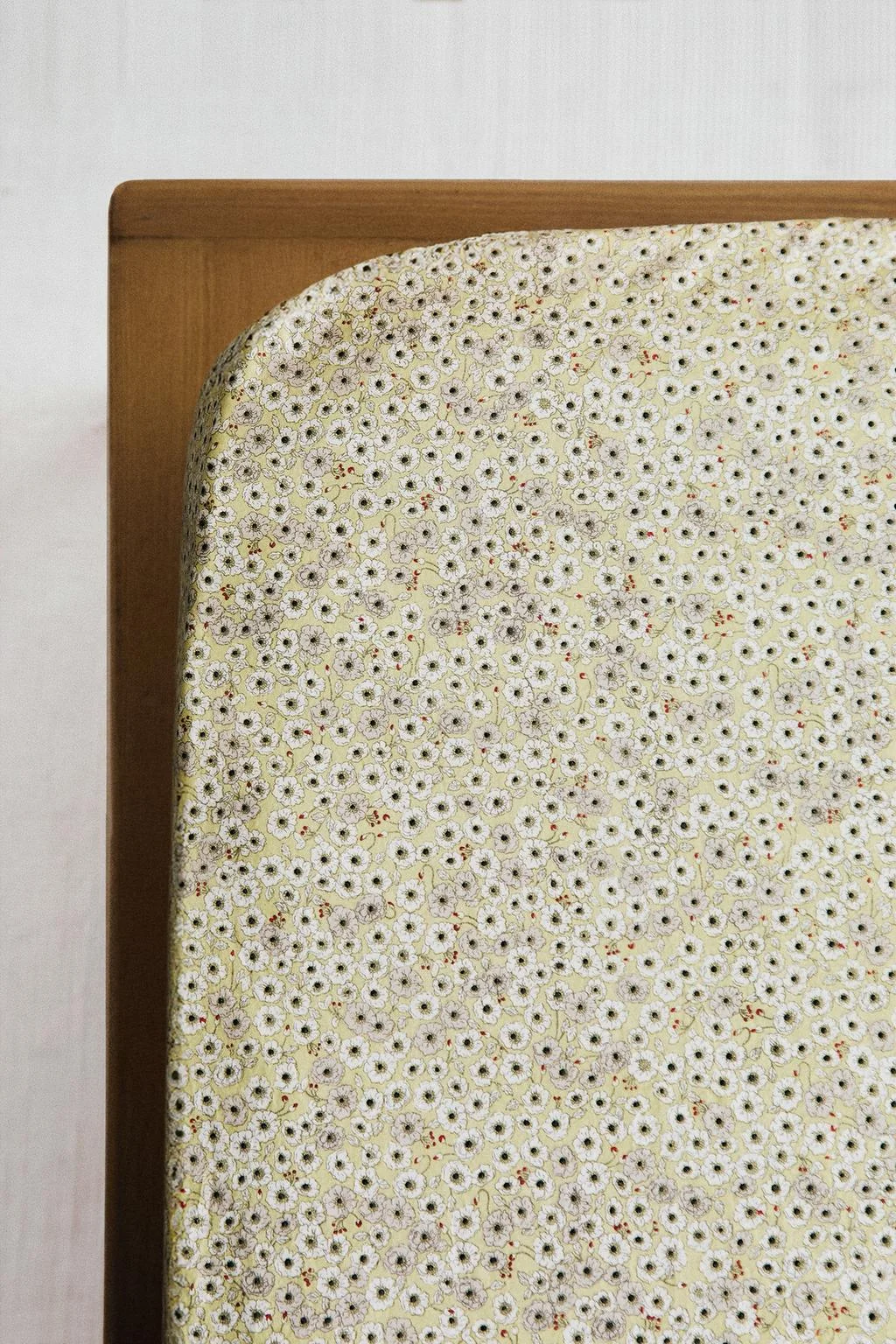 CHILDREN’S FLORAL PRINT FITTED SHEET