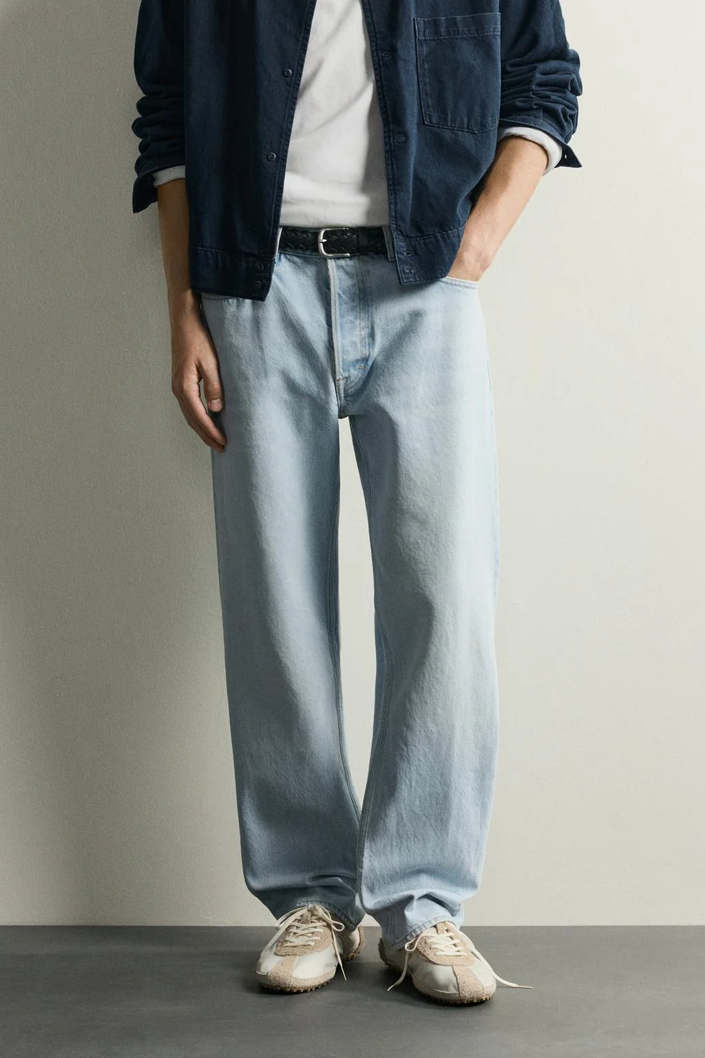 STRAIGHT ANKLE-FIT JEANS