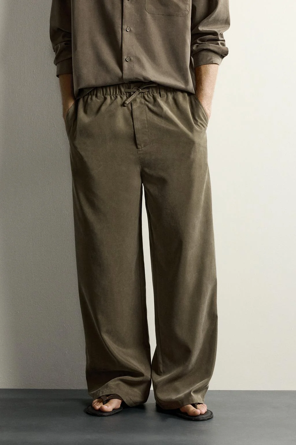 RELAXED FIT FLOWING TROUSERS