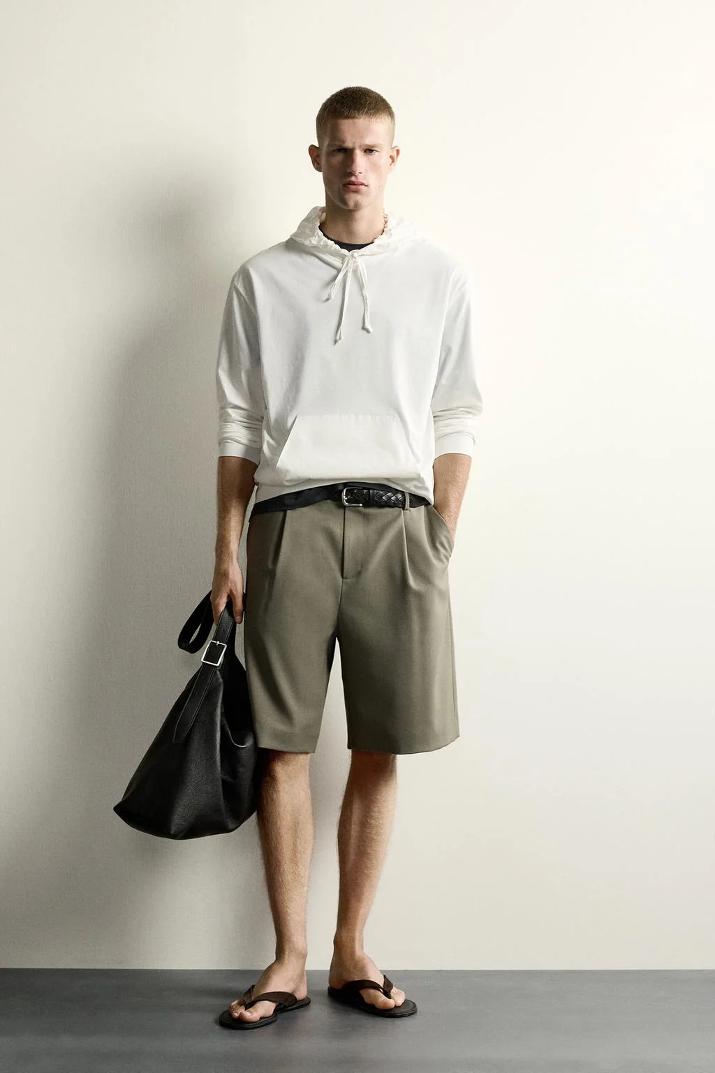 LIGHTWEIGHT CONTRAST HOODIE
