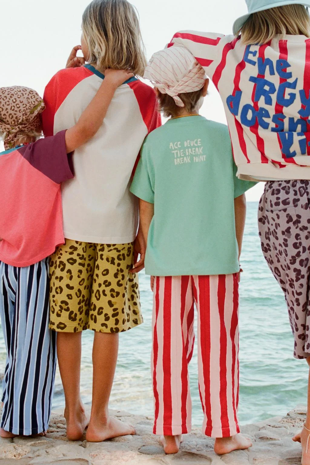 PRINTED RAGLAN SLEEVE T-SHIRT
