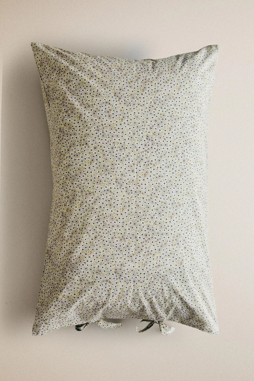 CHILDREN'S FLORAL PILLOWCASE