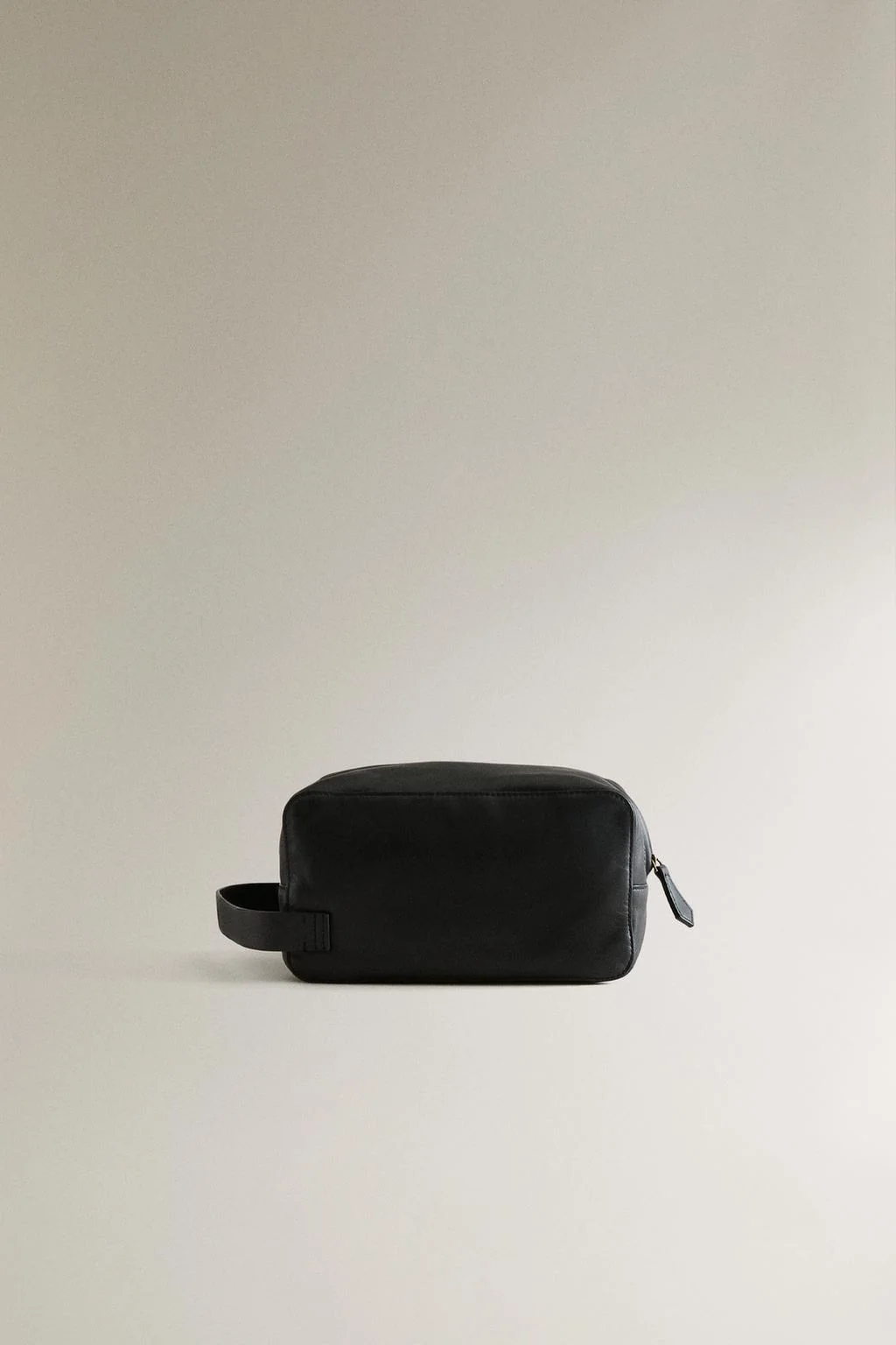 LEATHER WASH BAG