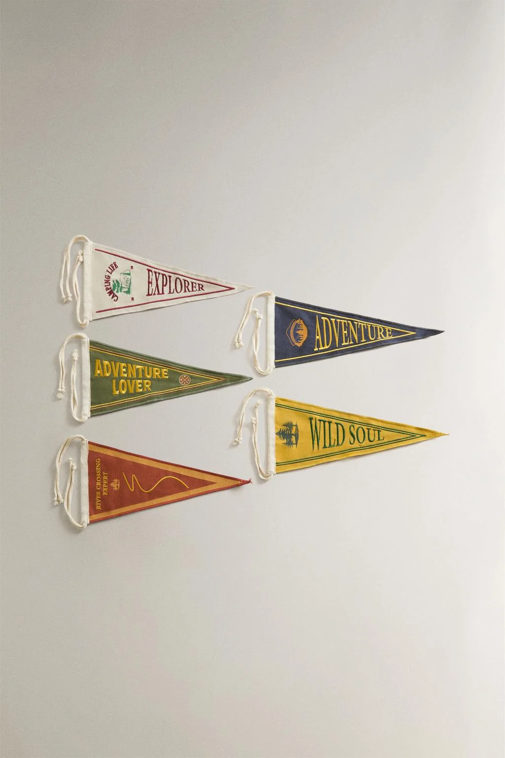 DECORATIVE BUNTING (PACK OF 5)