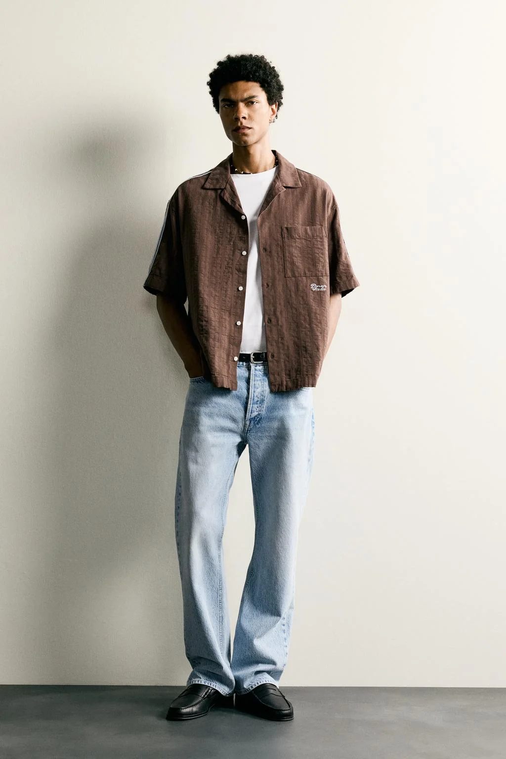 CONTRAST EMBROIDERY STRIPED SHIRT