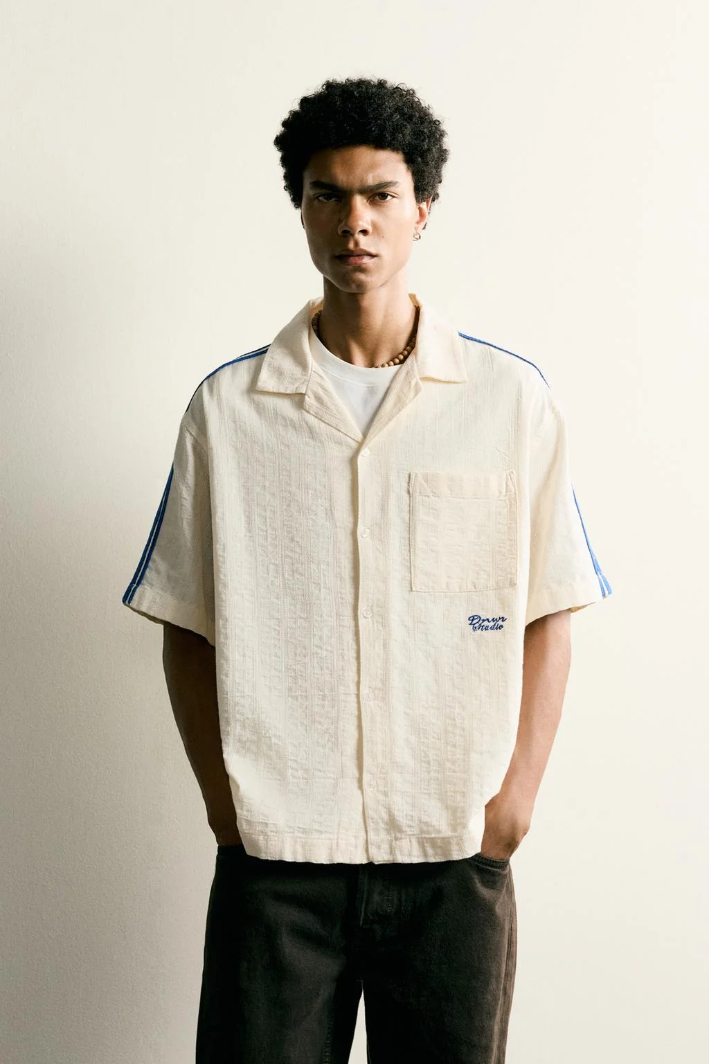CONTRAST EMBROIDERY STRIPED SHIRT