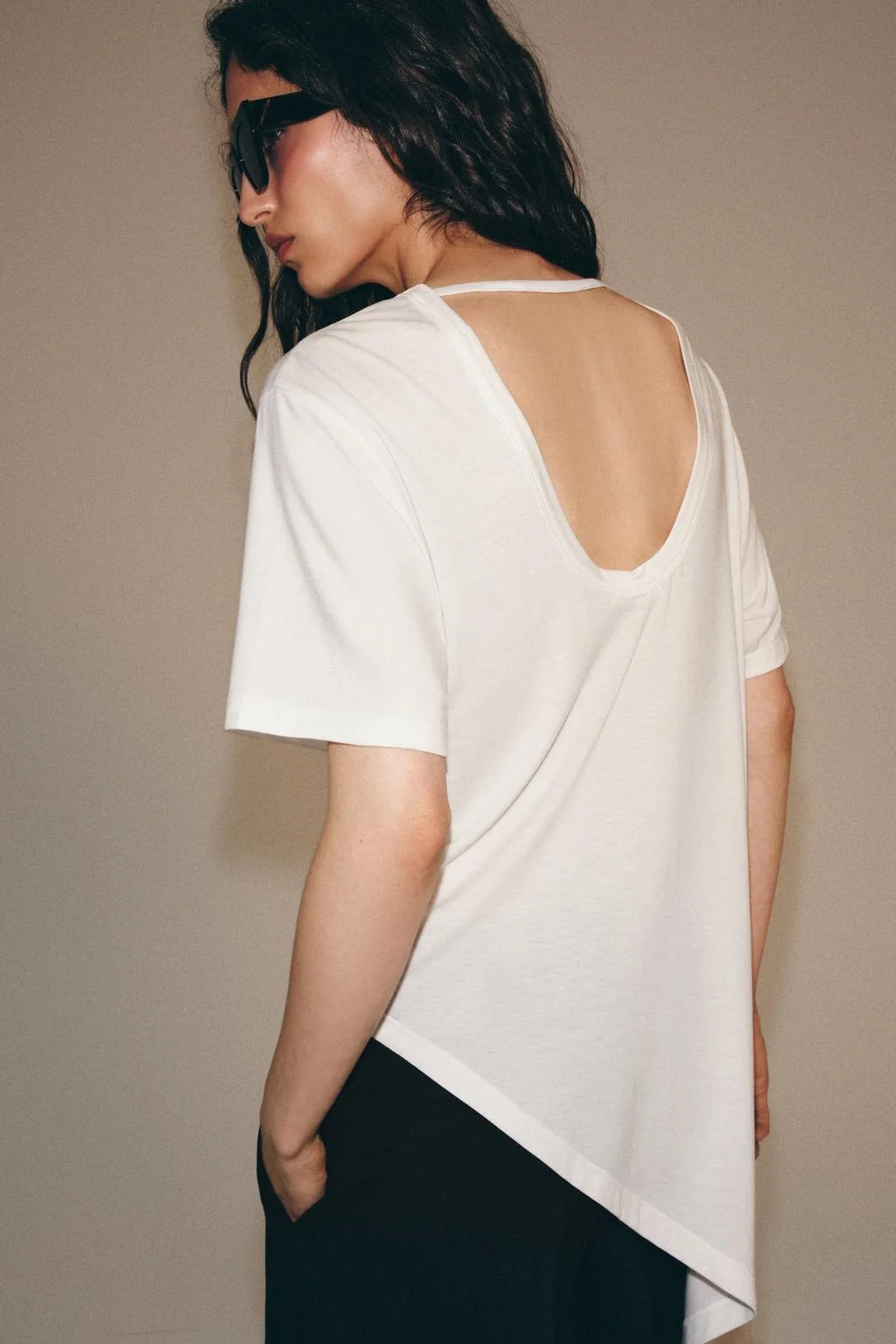 ASYMMETRIC SHORT SLEEVE T-SHIRT