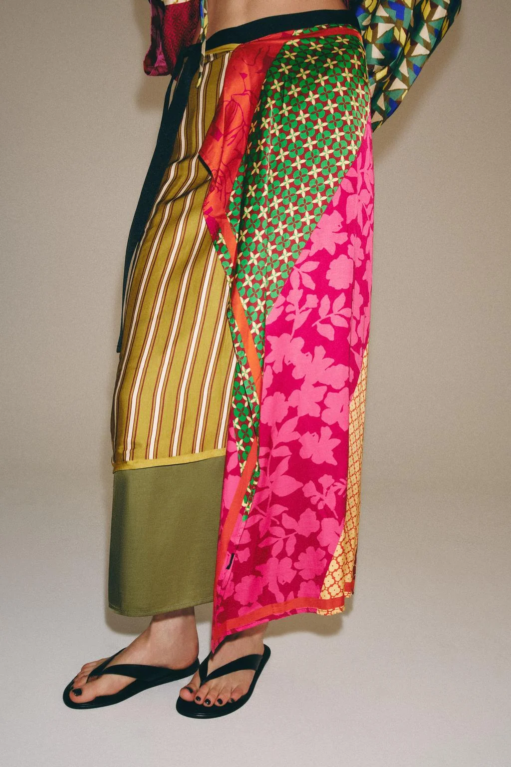 FLORAL AND STRIPE PRINT SARONG SCARF