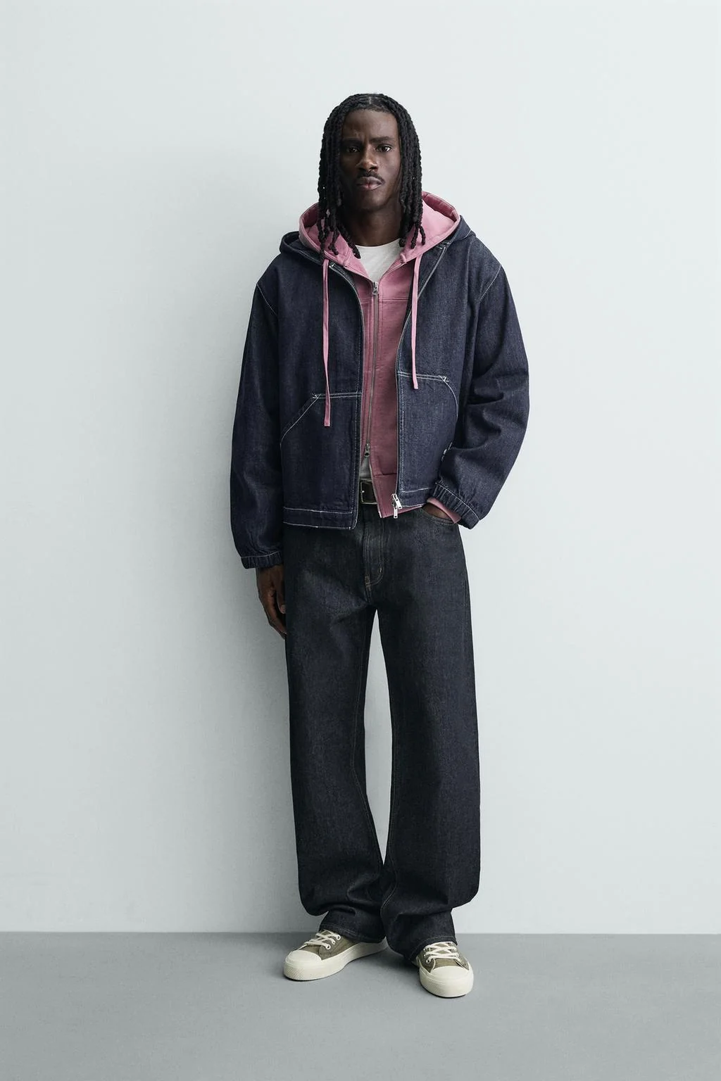 HOODED DENIM JACKET WITH TOPSTITCHING
