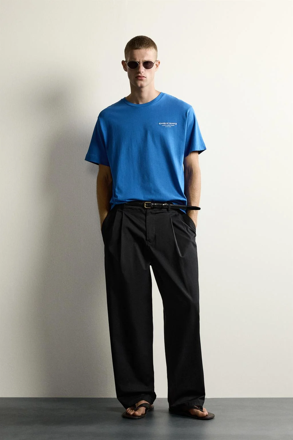 RELAXED FIT CONTRAST EMBROIDERED T-SHIRT