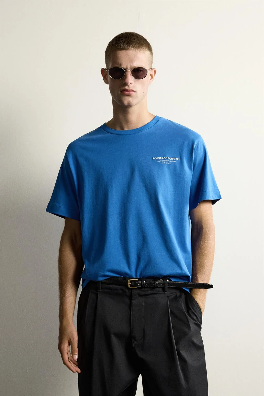RELAXED FIT CONTRAST EMBROIDERED T-SHIRT