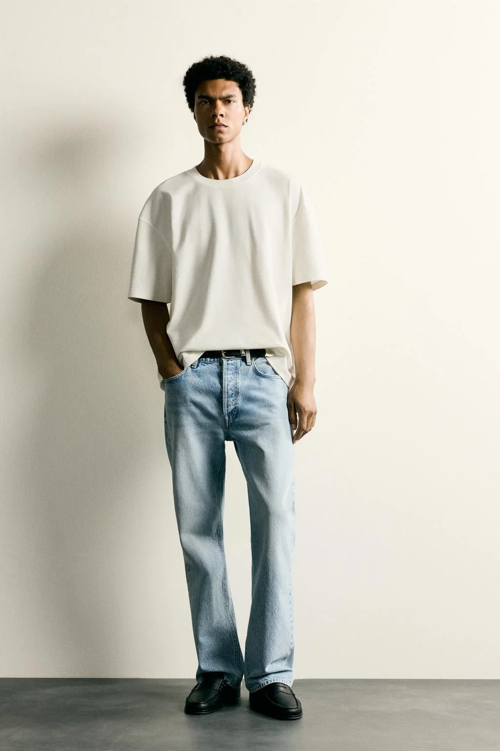 RELAXED FIT SEAM DETAIL T-SHIRT