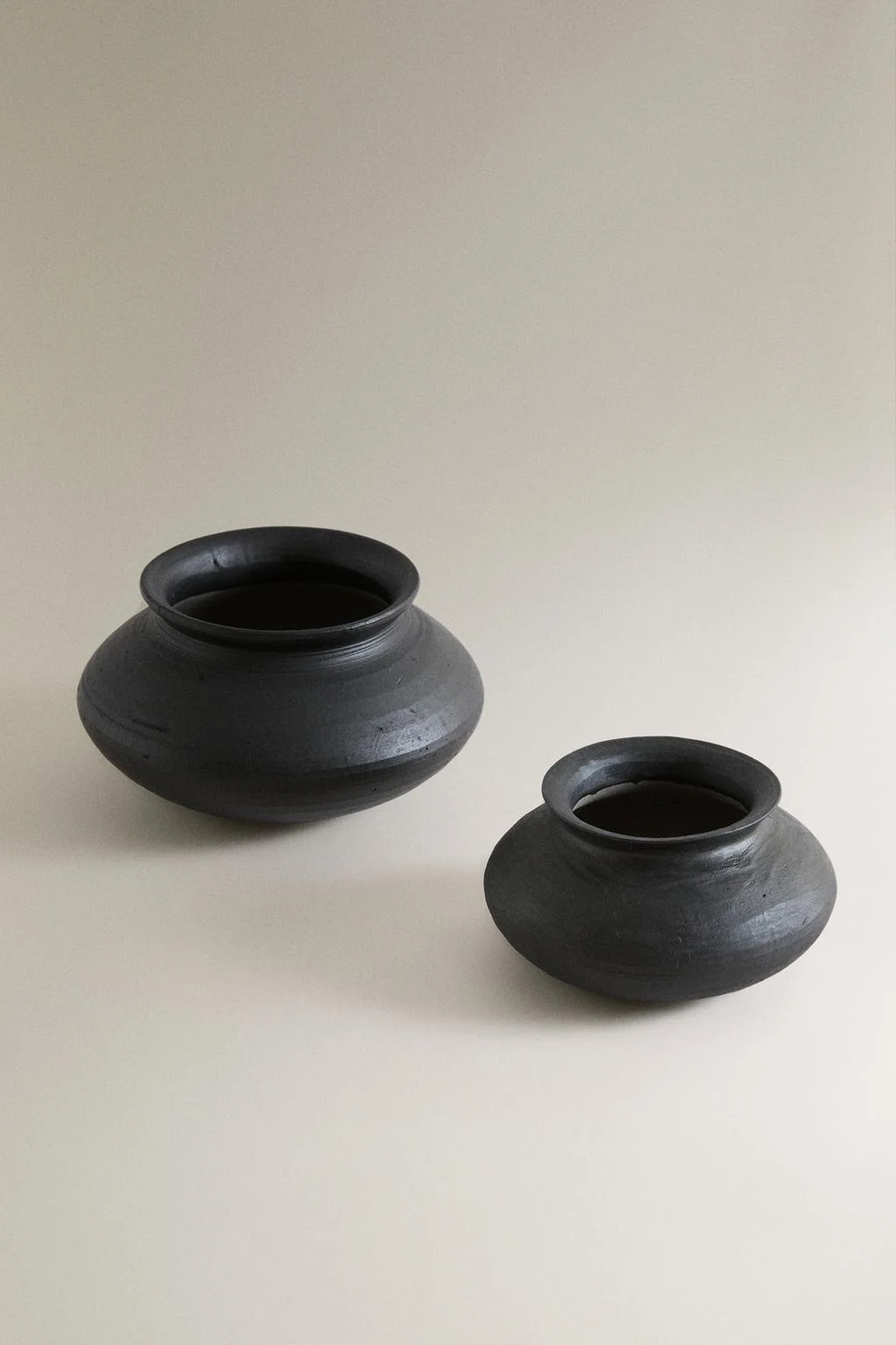 OVAL DECORATIVE VASE