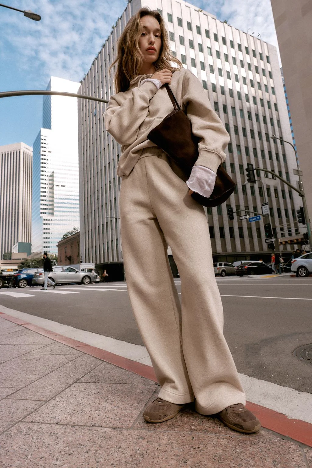 Широкие плюшевые брюки — Джоггеры