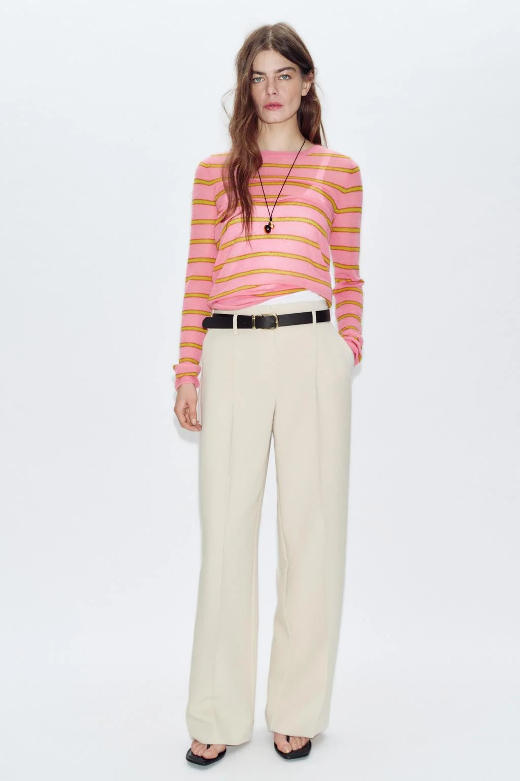 Прямые брюки с выточками и поясом