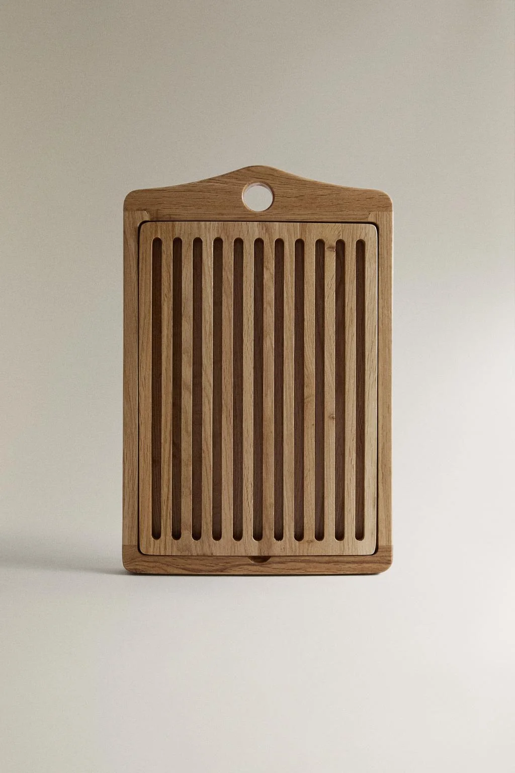OAK BREAD CUTTING BOARD