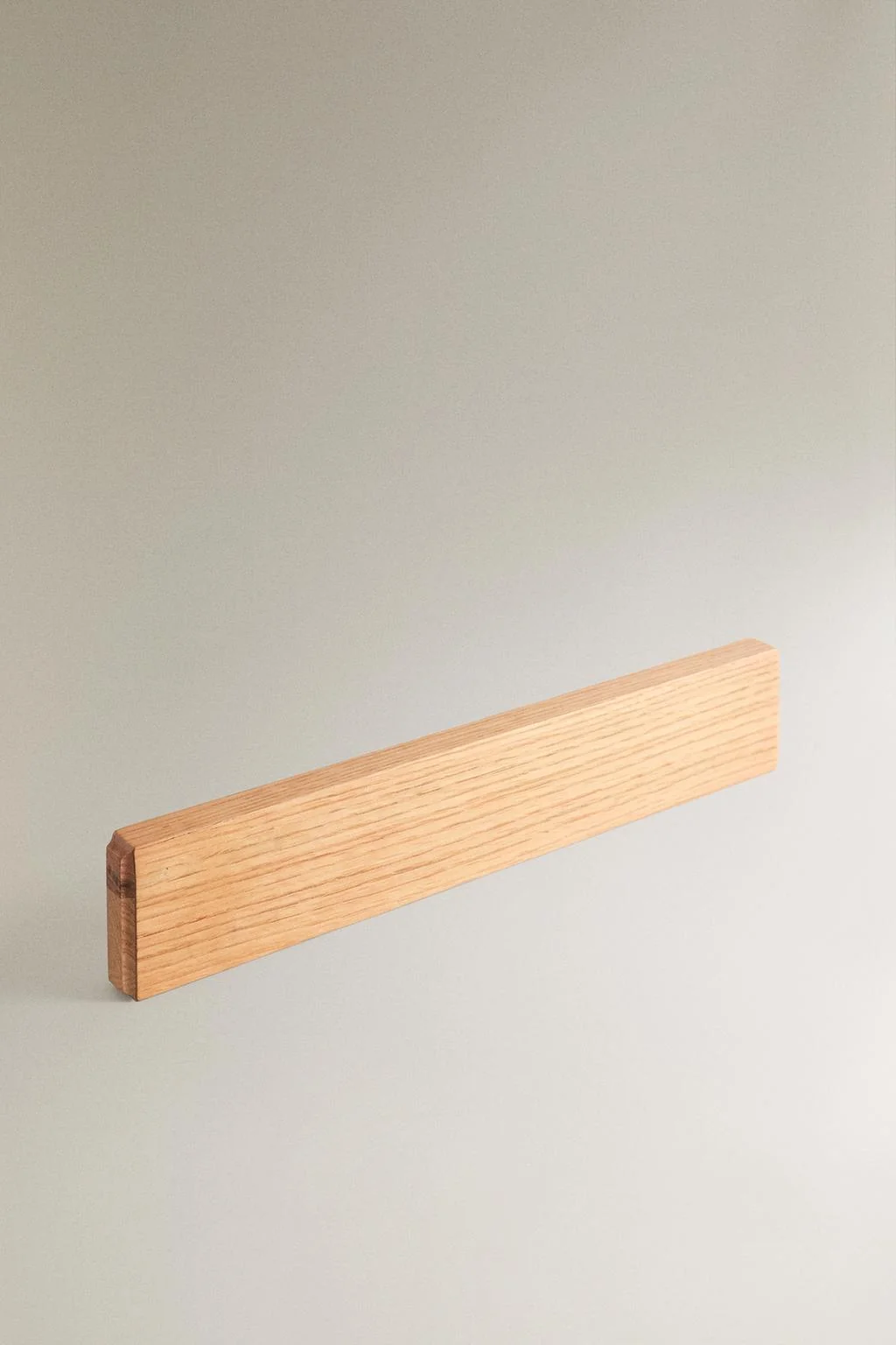 MAGNETIC OAK KNIFE BLOCK