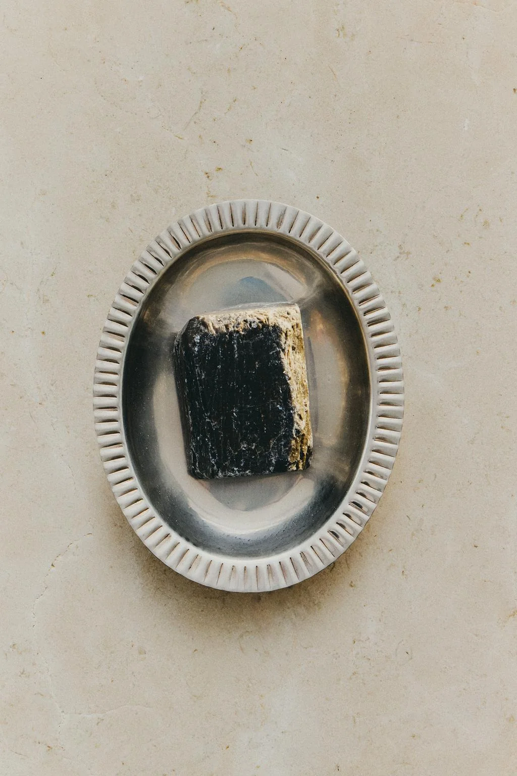 SCALLOPED METAL BATHROOM SOAP DISH