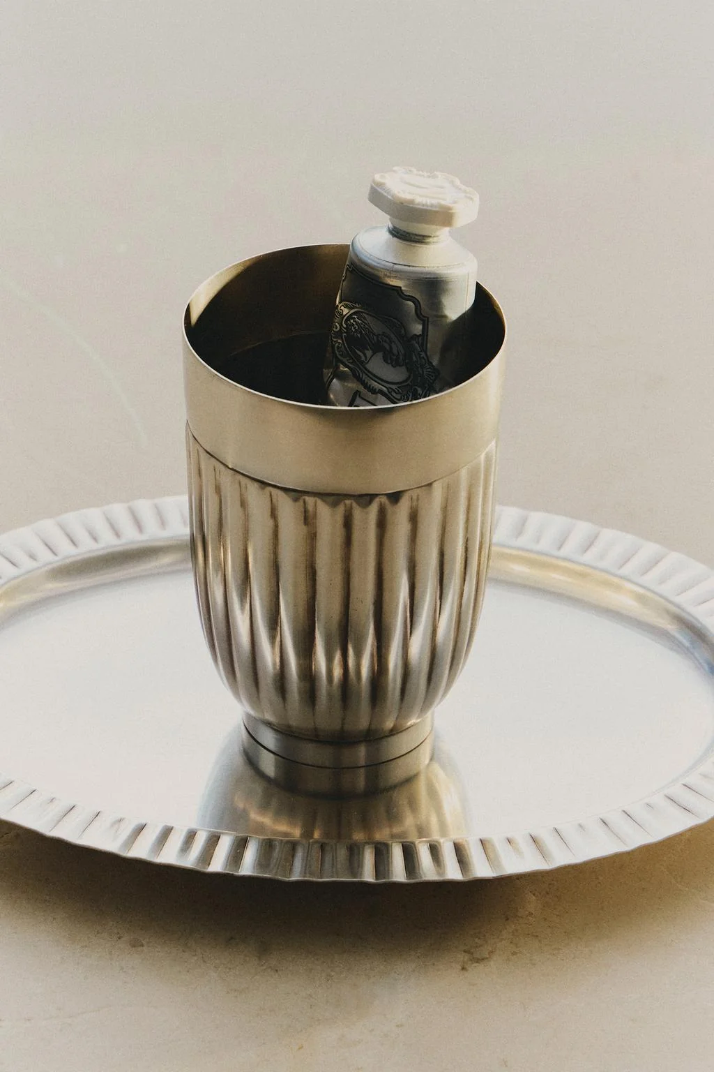 SCALLOPED METAL TOOTHBRUSH HOLDER