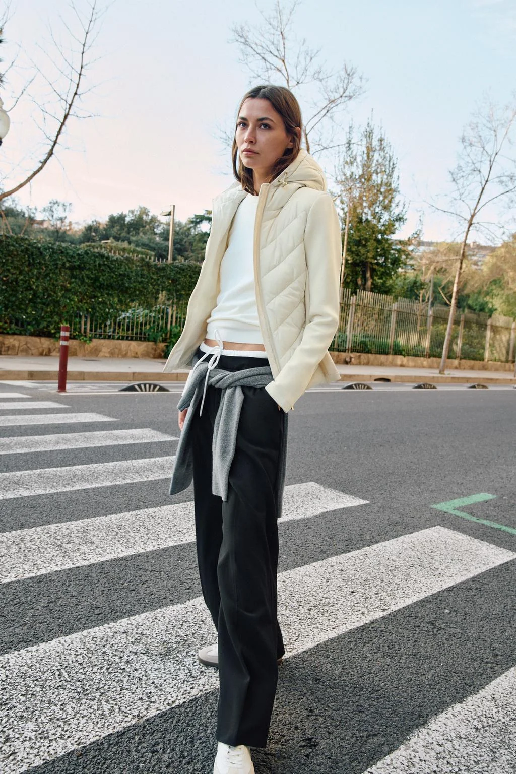 Брюки с широкими штанинами с двойным поясом