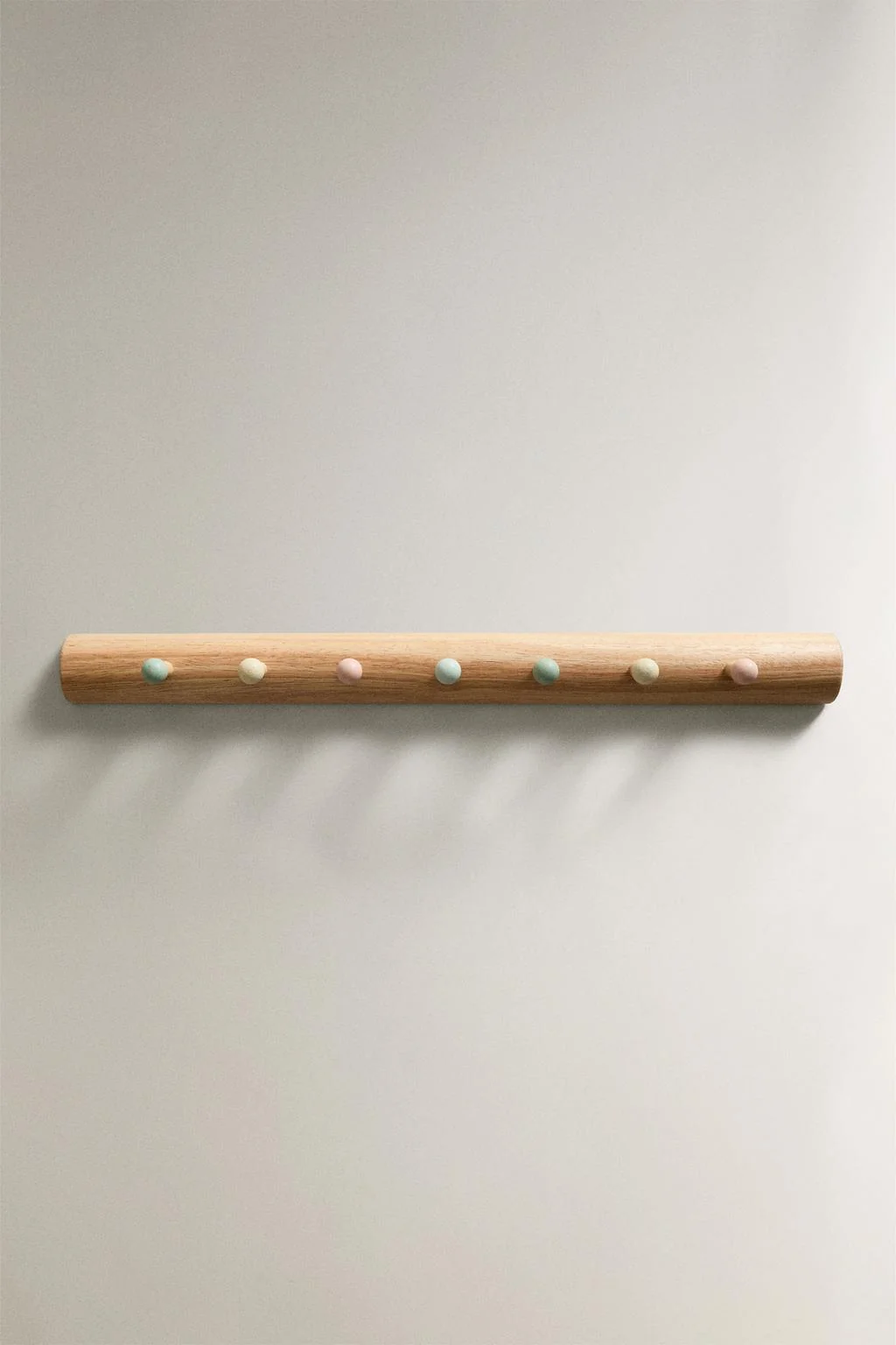 Детская разноцветная настенная вешалка — Декоративные аксессуары