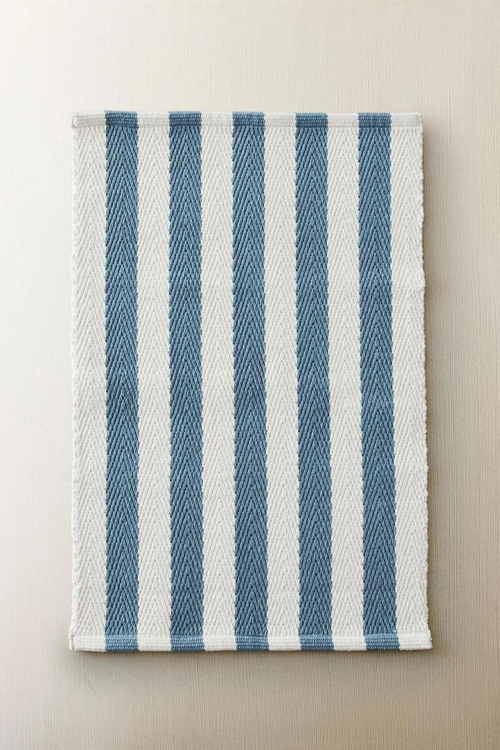 BATH MAT WITH STRIPES