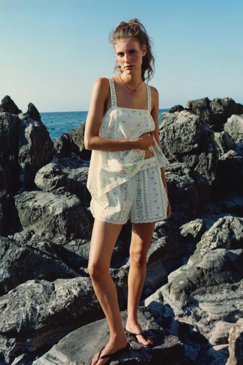 LACE TRIM SHORTS