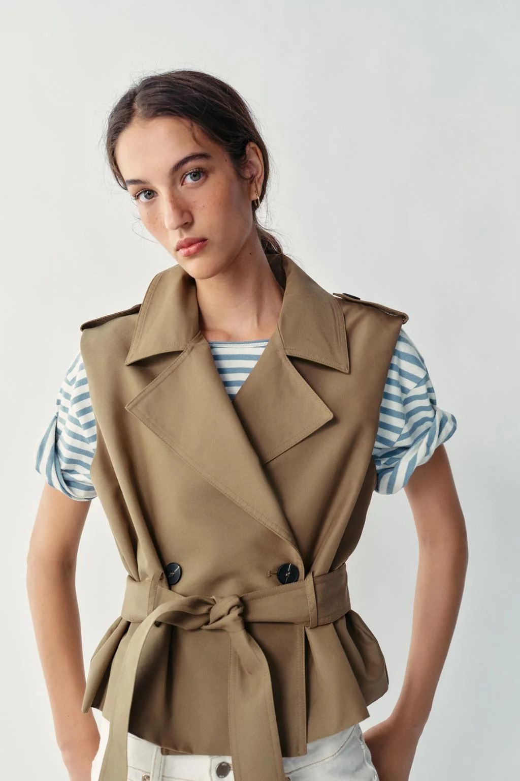 BELTED DOUBLE-BREASTED WAISTCOAT