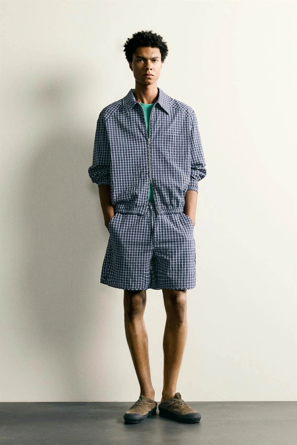 TEXTURED CHECK BERMUDA SHORTS