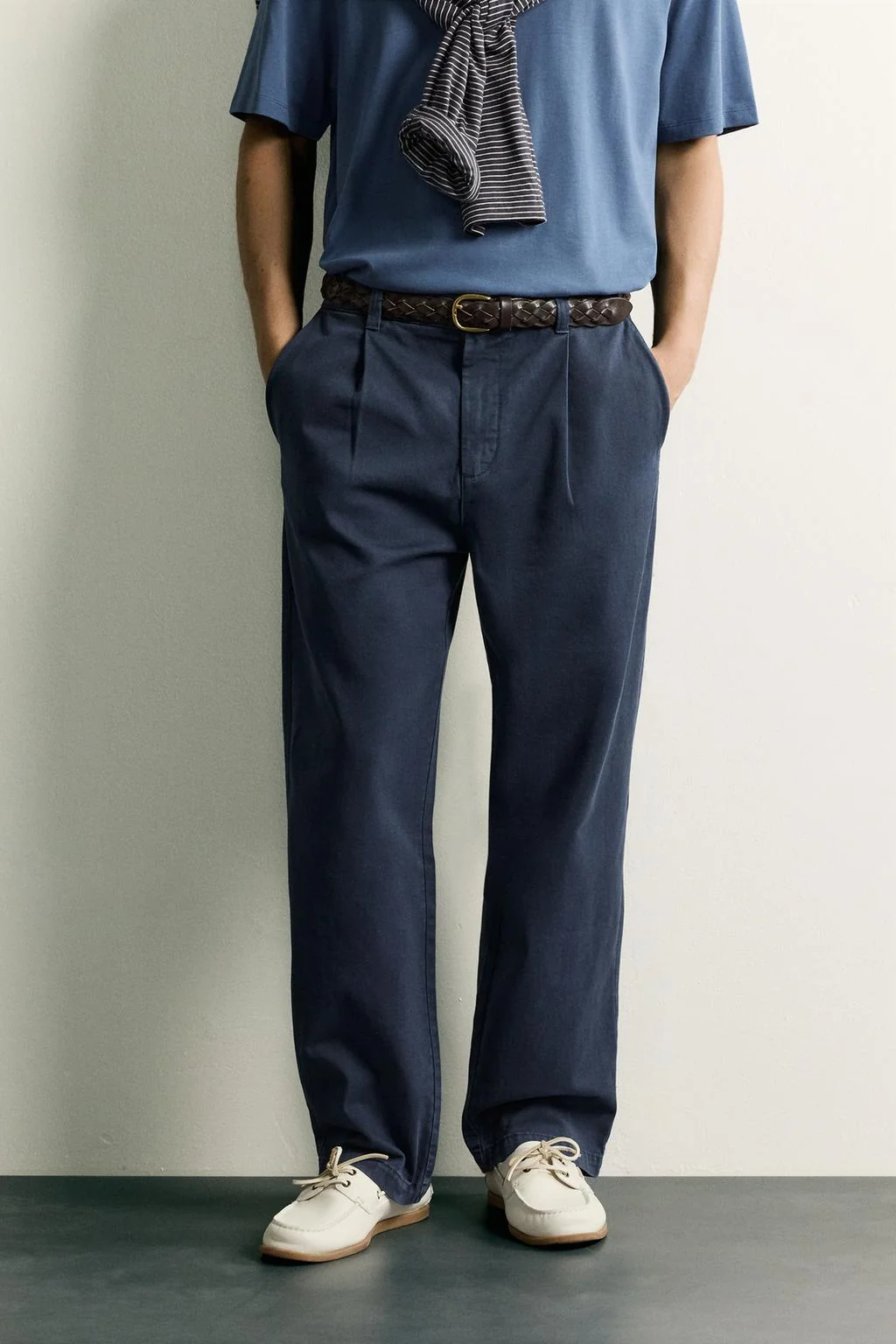 STRAIGHT-LEG PLEATED CHINO TROUSERS