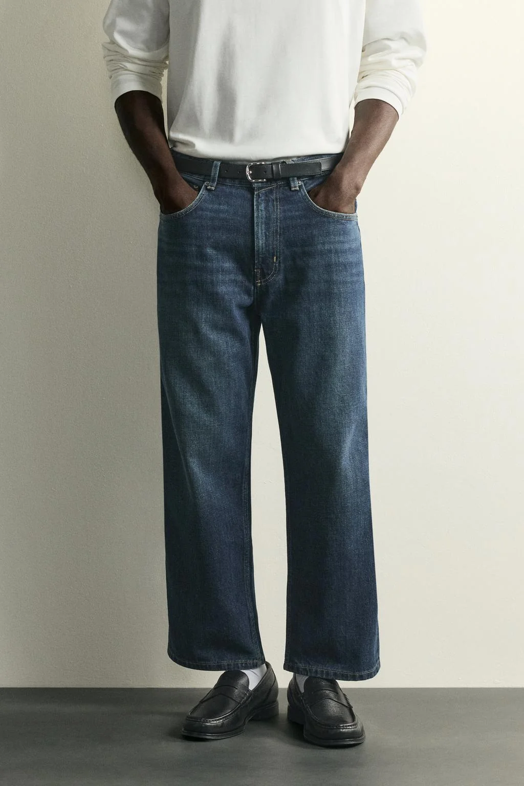 LOOSE CROPPED FIT JEANS