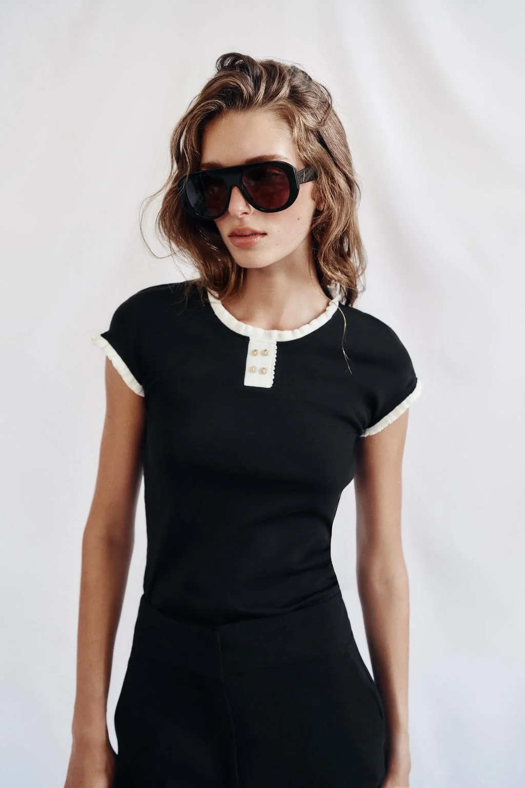BUTTONED TRIM TOP