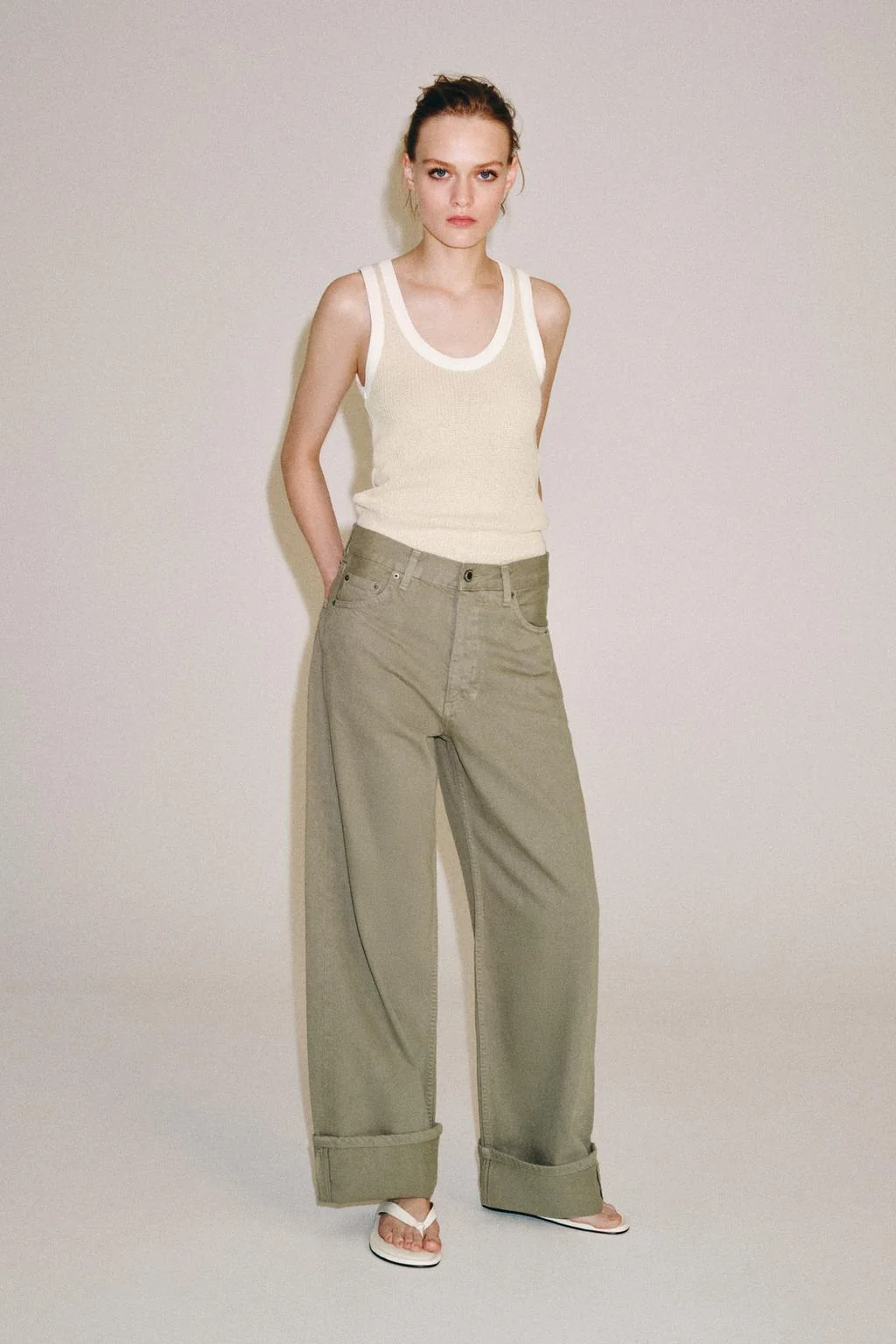 CONTRAST PIPING TOP