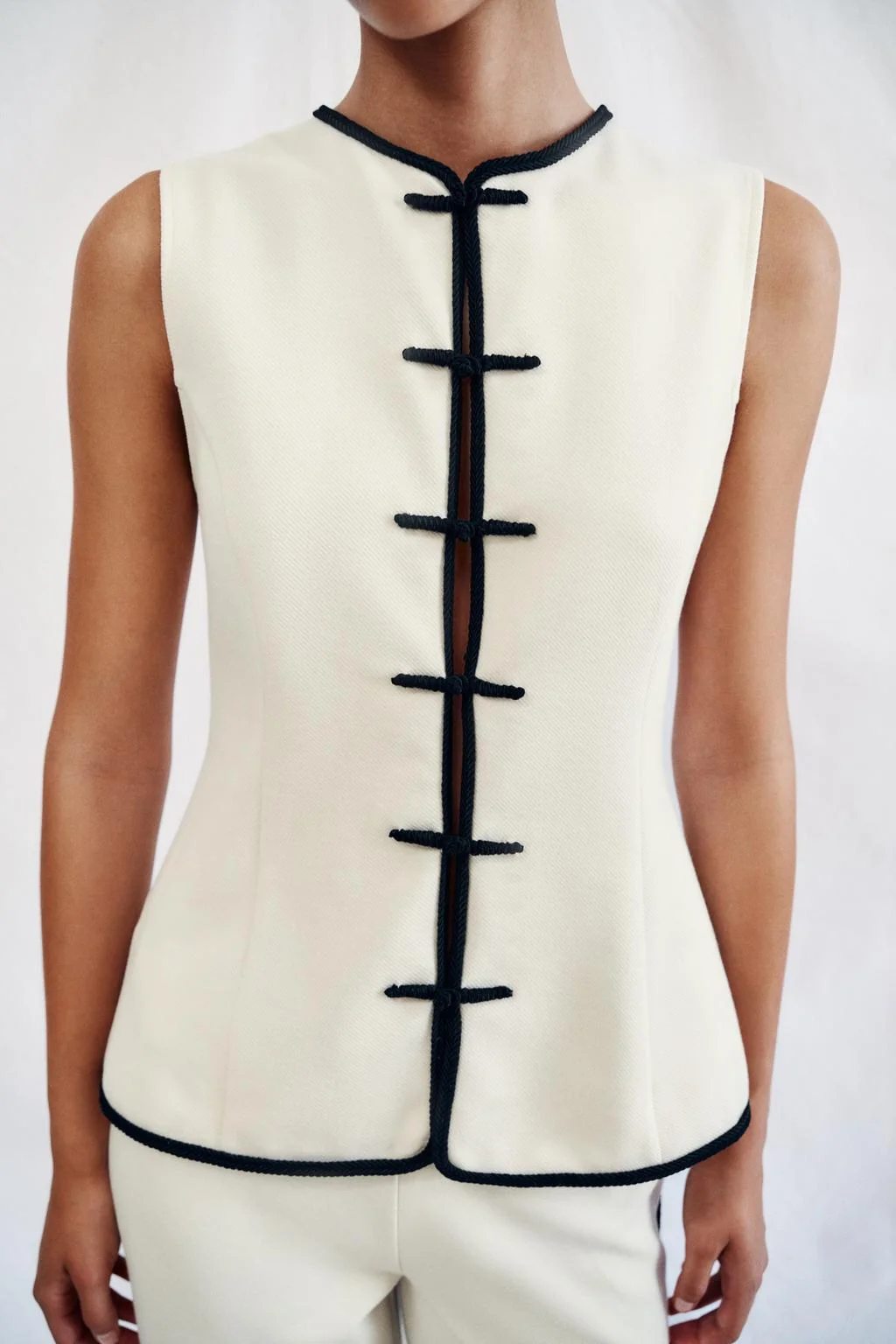 PIPING DETAIL FROG FASTENING TOP