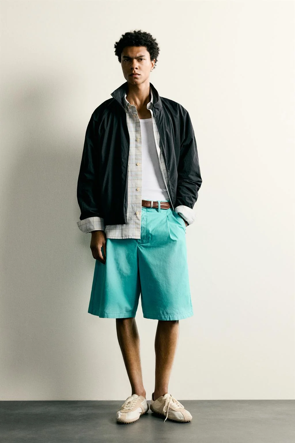RELAXED FIT PLEATED WASHED BERMUDA SHORTS